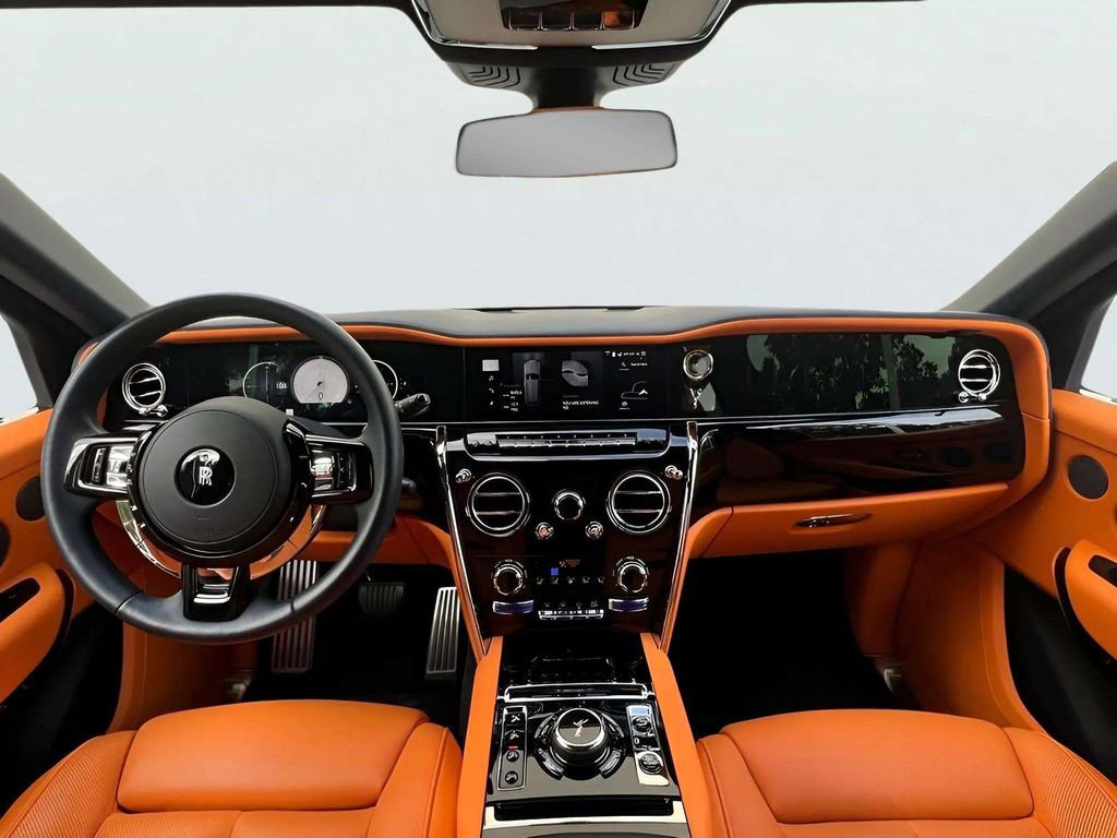 Used 2025 Rolls-Royce Cullinan image 9