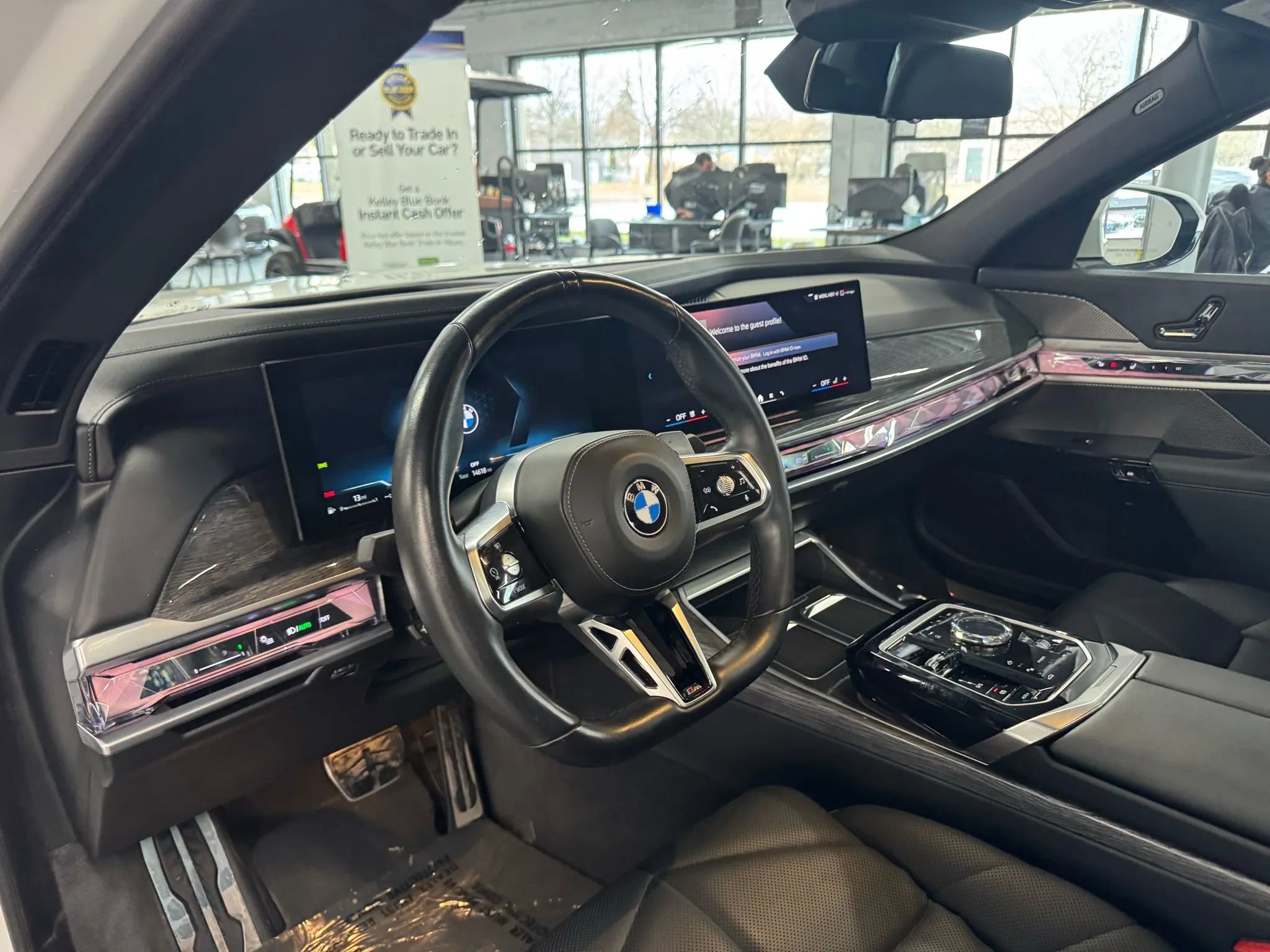 Used 2024 BMW 740i image 18