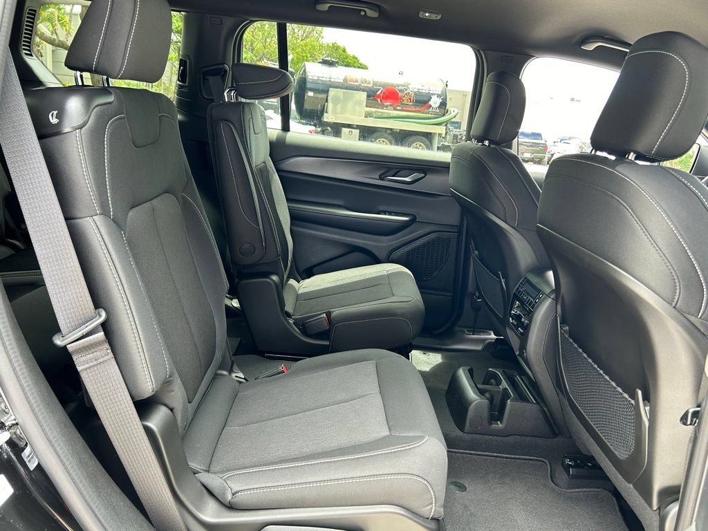 New 2024 Jeep Grand Cherokee L Laredo RWD image 24