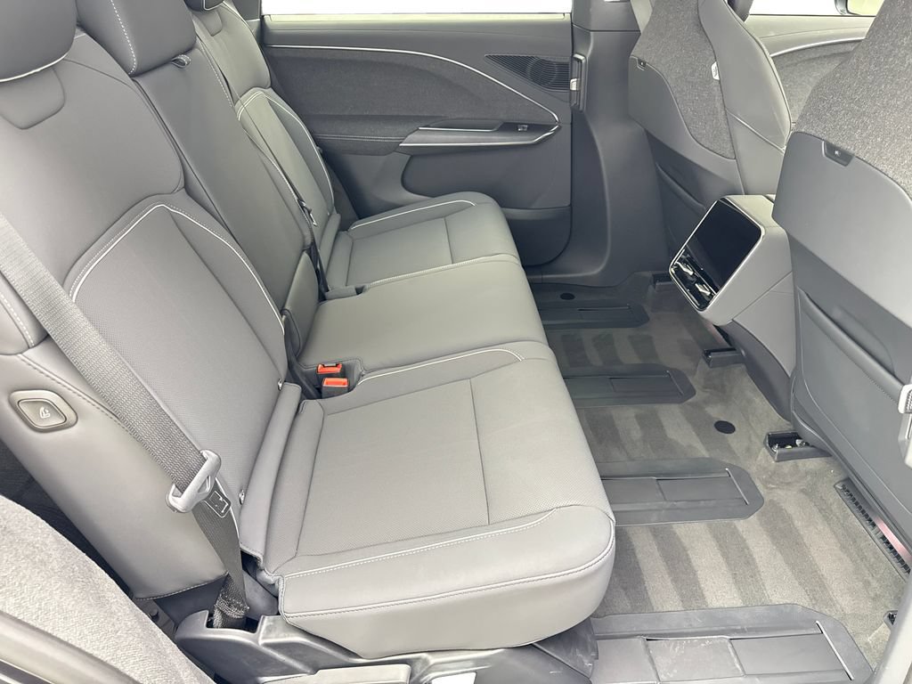Used 2026 Lucid Gravity Touring AWD/4WD image 39