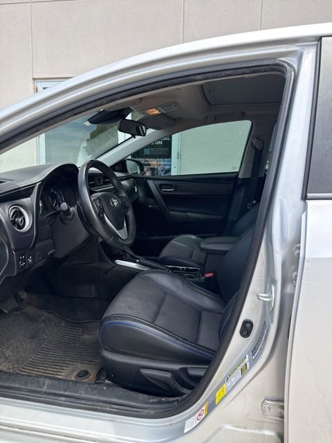 Used 2017 Toyota Corolla SE w/ SE Premium Package FWD image 8