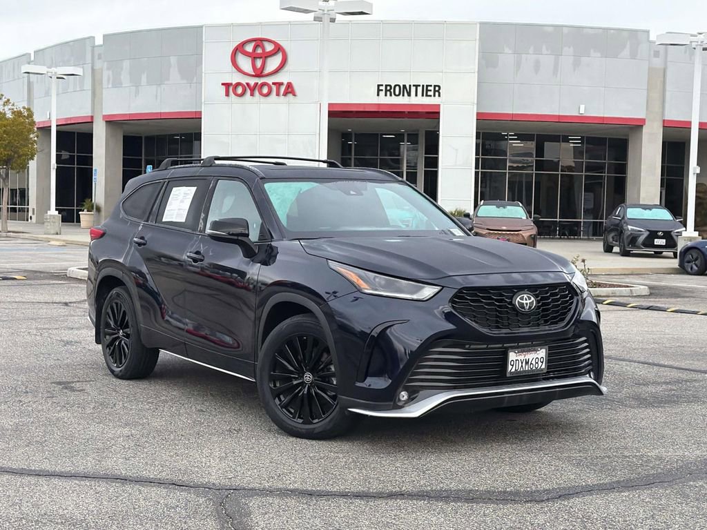 Used 2023 Toyota Highlander XSE image 1
