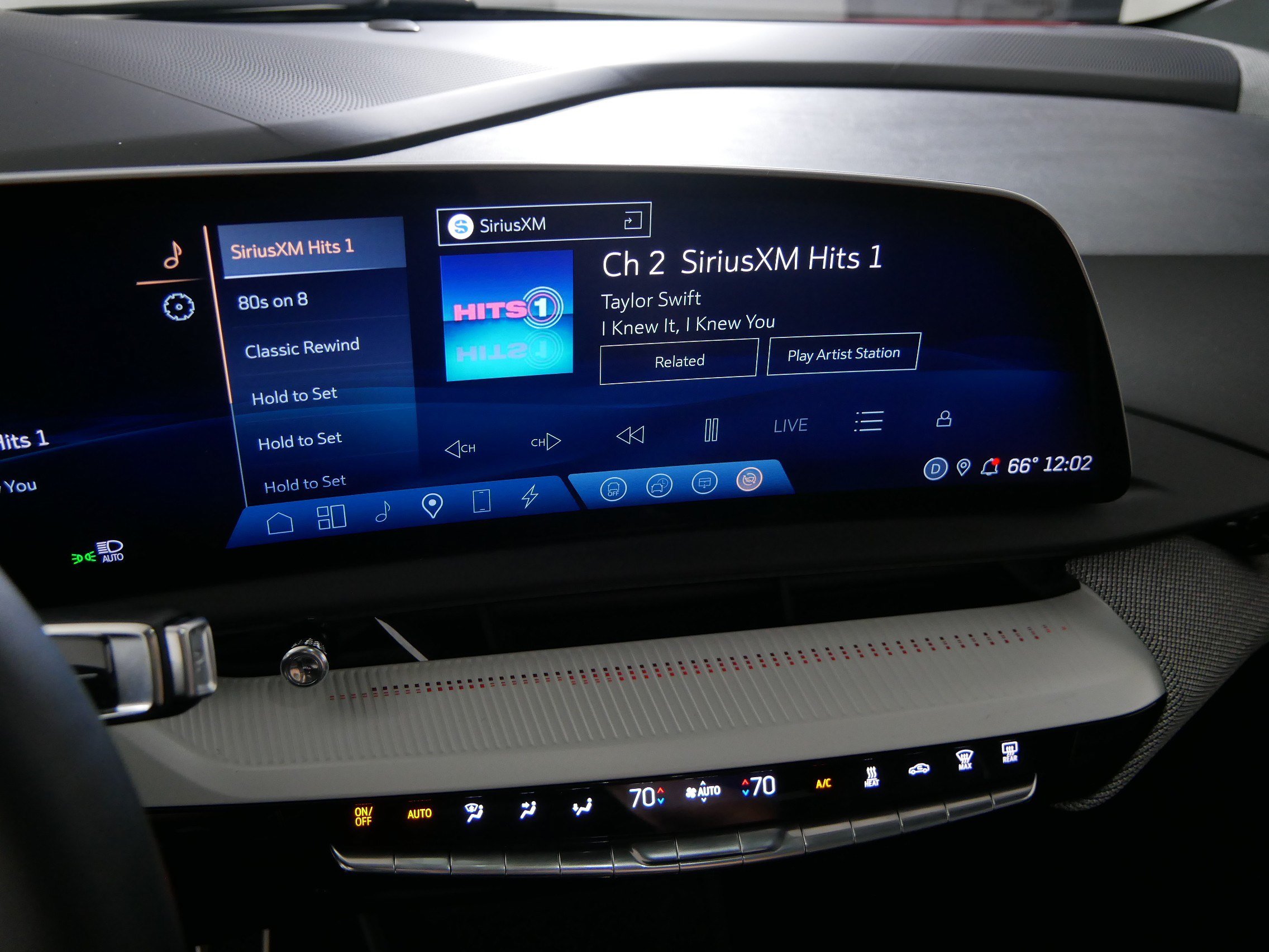 Used 2025 Cadillac Optiq Sport 2 AWD/4WD image 22