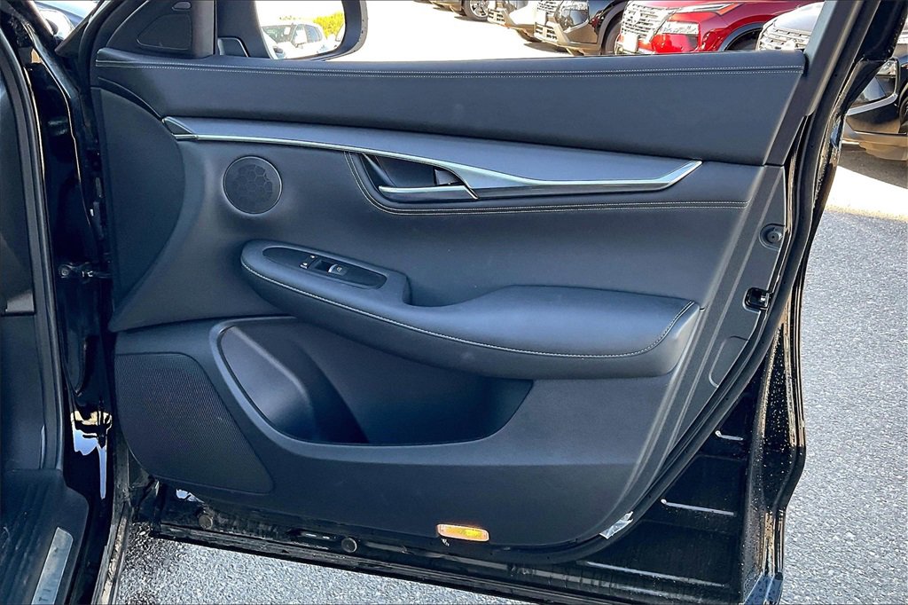 Used 2025 INFINITI QX55 Luxe w/ Cargo Package image 24