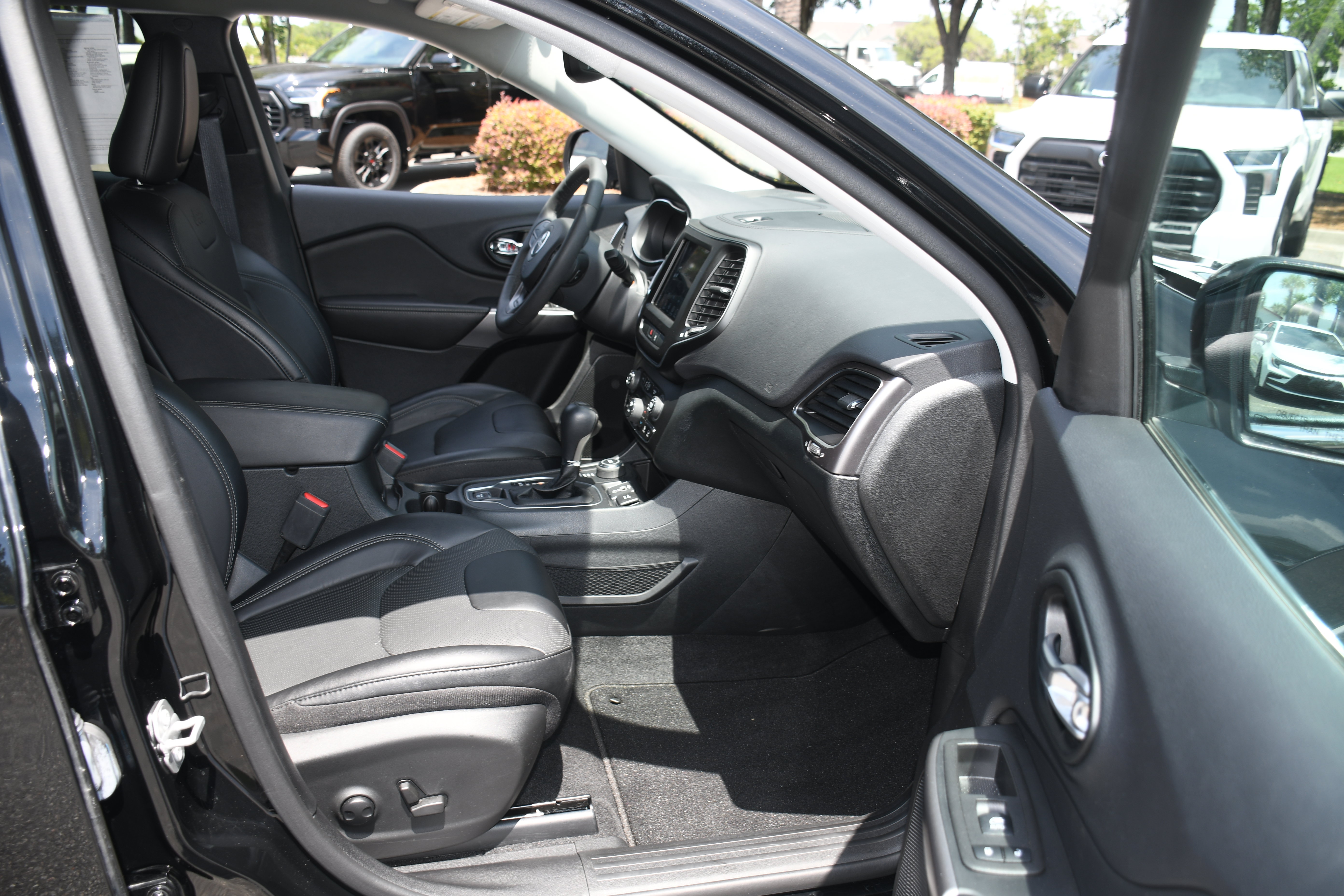 Used 2022 Jeep Cherokee Latitude Lux AWD/4WD image 20