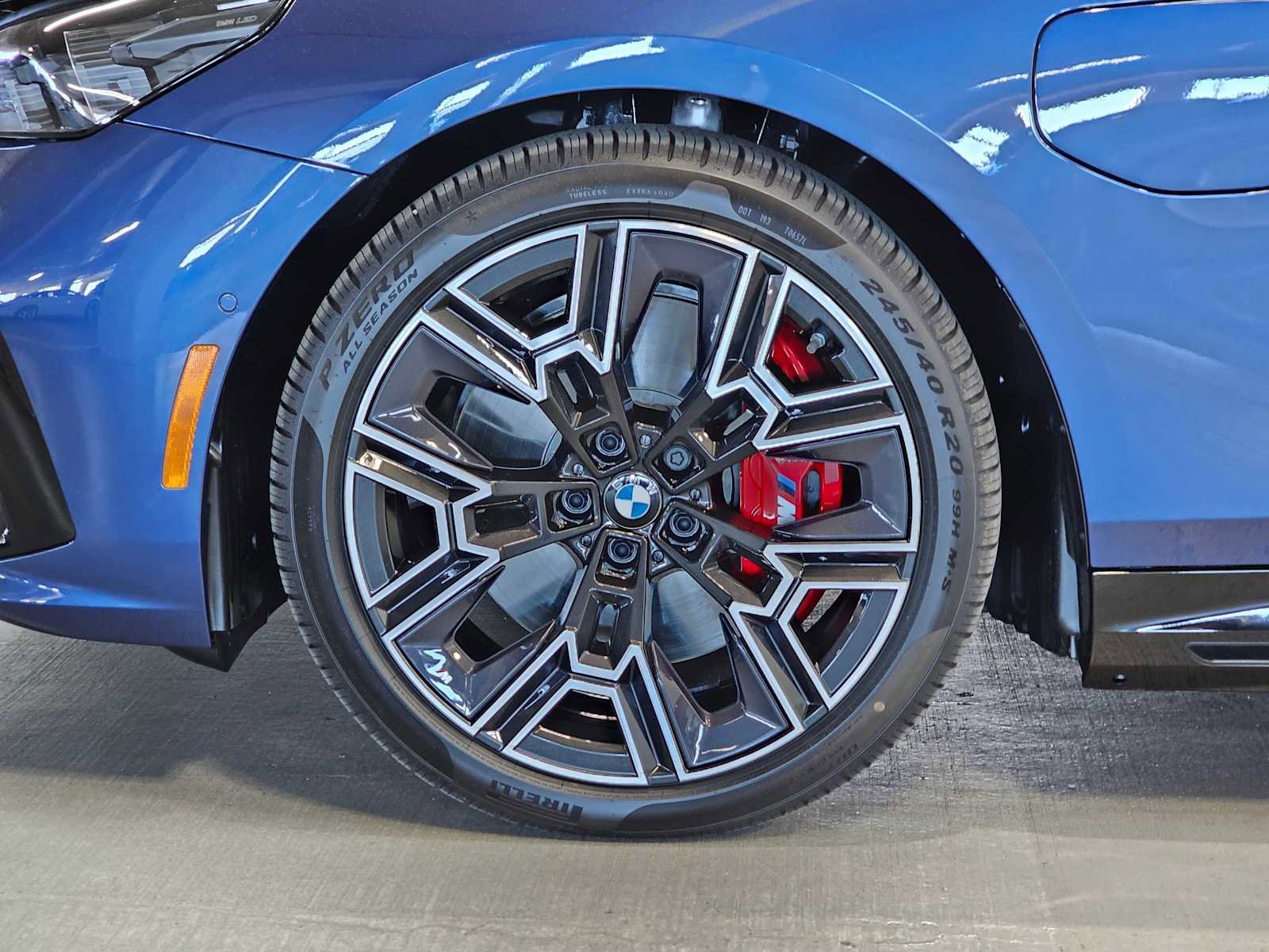 New 2026 BMW 550e xDrive w/ Premium Package image 8