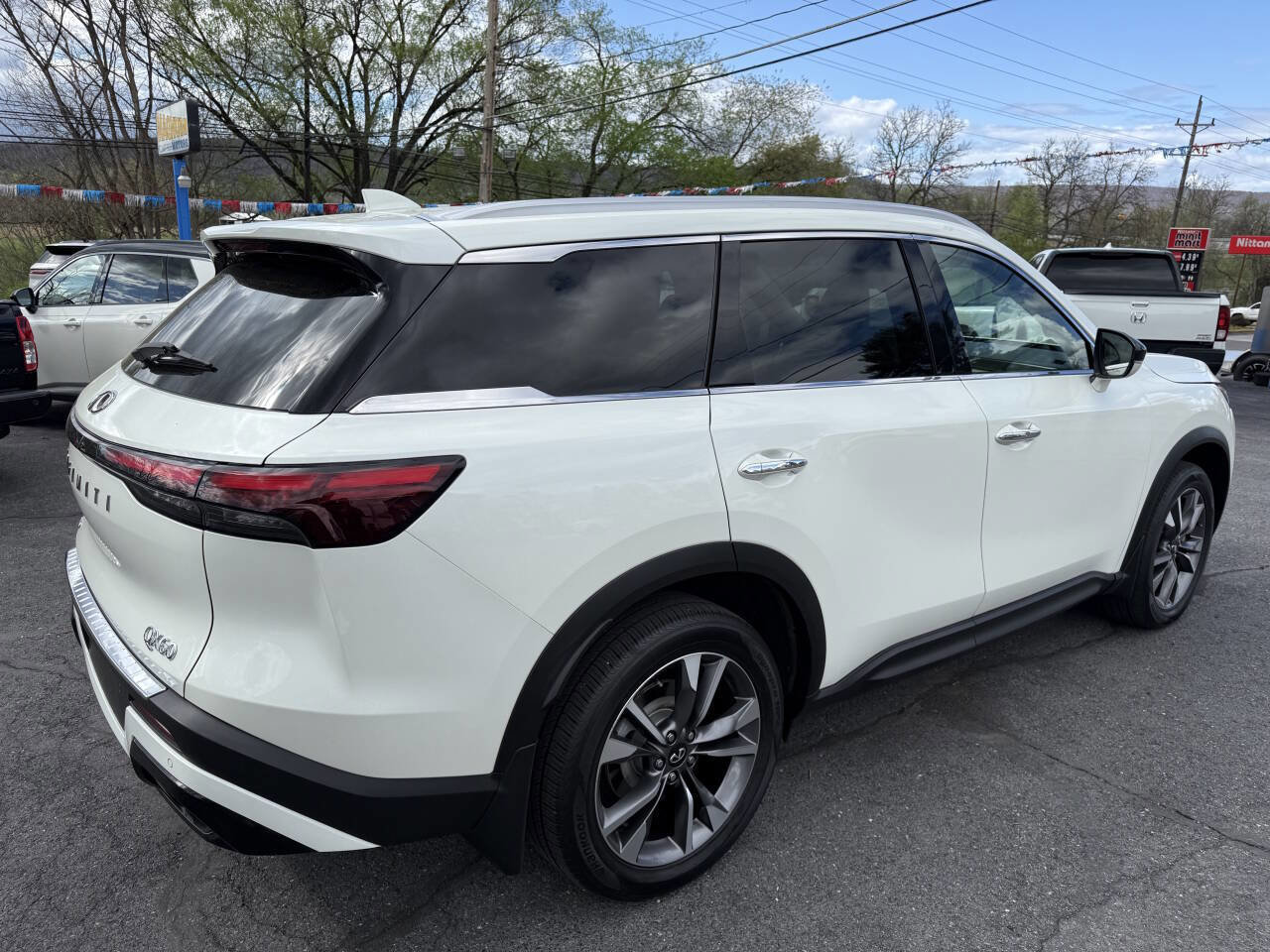 Used 2023 INFINITI QX60 Luxe w/ Cargo Package AWD/4WD image 5