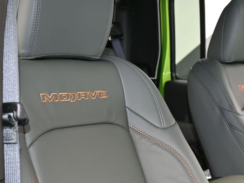 Used 2025 Jeep Gladiator Mojave image 42