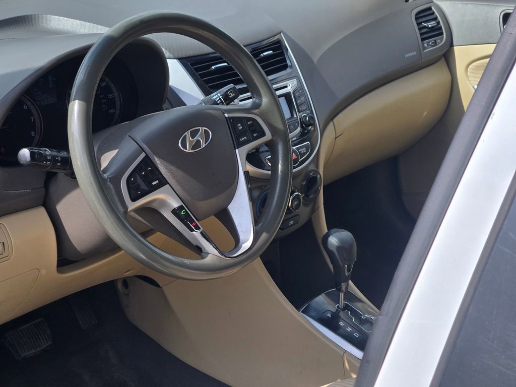Used 2013 Hyundai Accent GLS w/ Premium Pkg FWD image 27