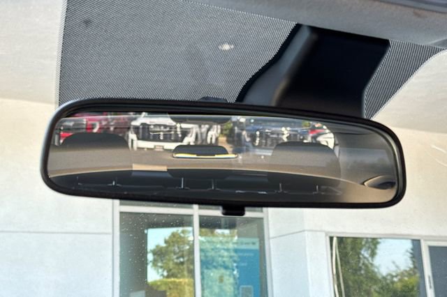 Used 2025 Hyundai Venue SEL FWD image 25
