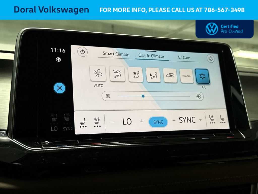 Certified 2024 Volkswagen Atlas Cross Sport SE w/ Panoramic Sunroof Package FWD image 20