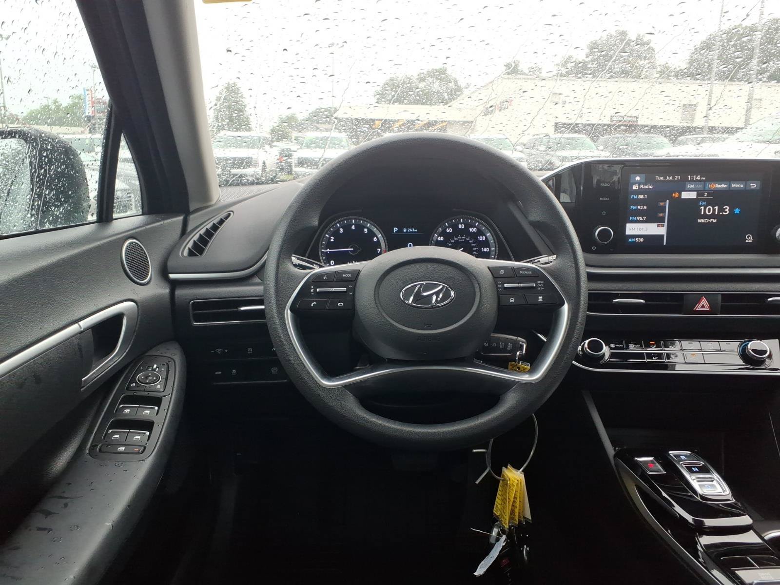 Certified 2023 Hyundai Sonata SE w/ Cargo Package FWD image 18