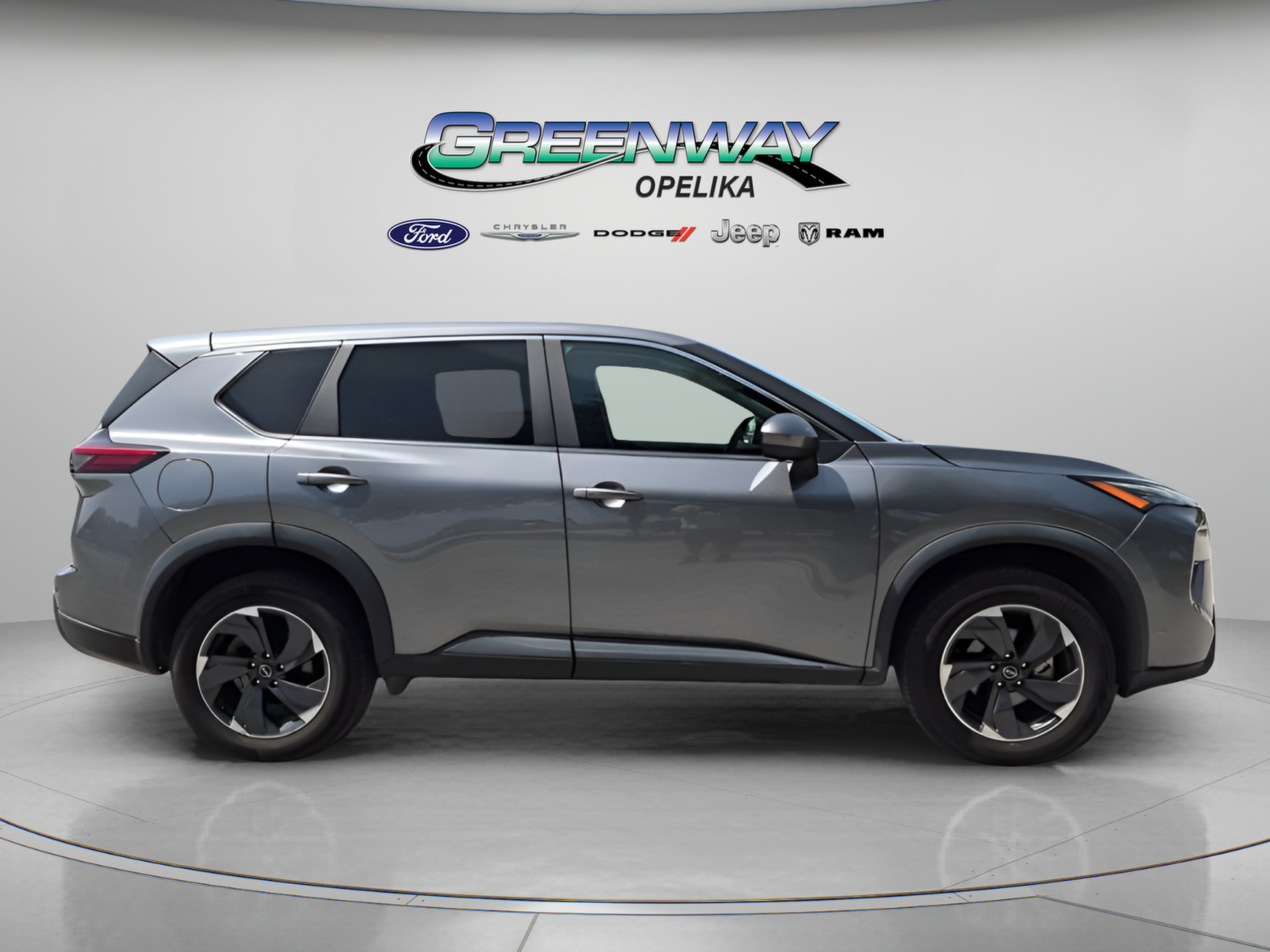 Used 2024 Nissan Rogue SV AWD/4WD image 4