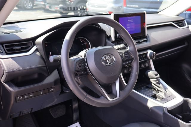 Used 2025 Toyota RAV4 XLE w/ Convenience Package AWD/4WD image 11