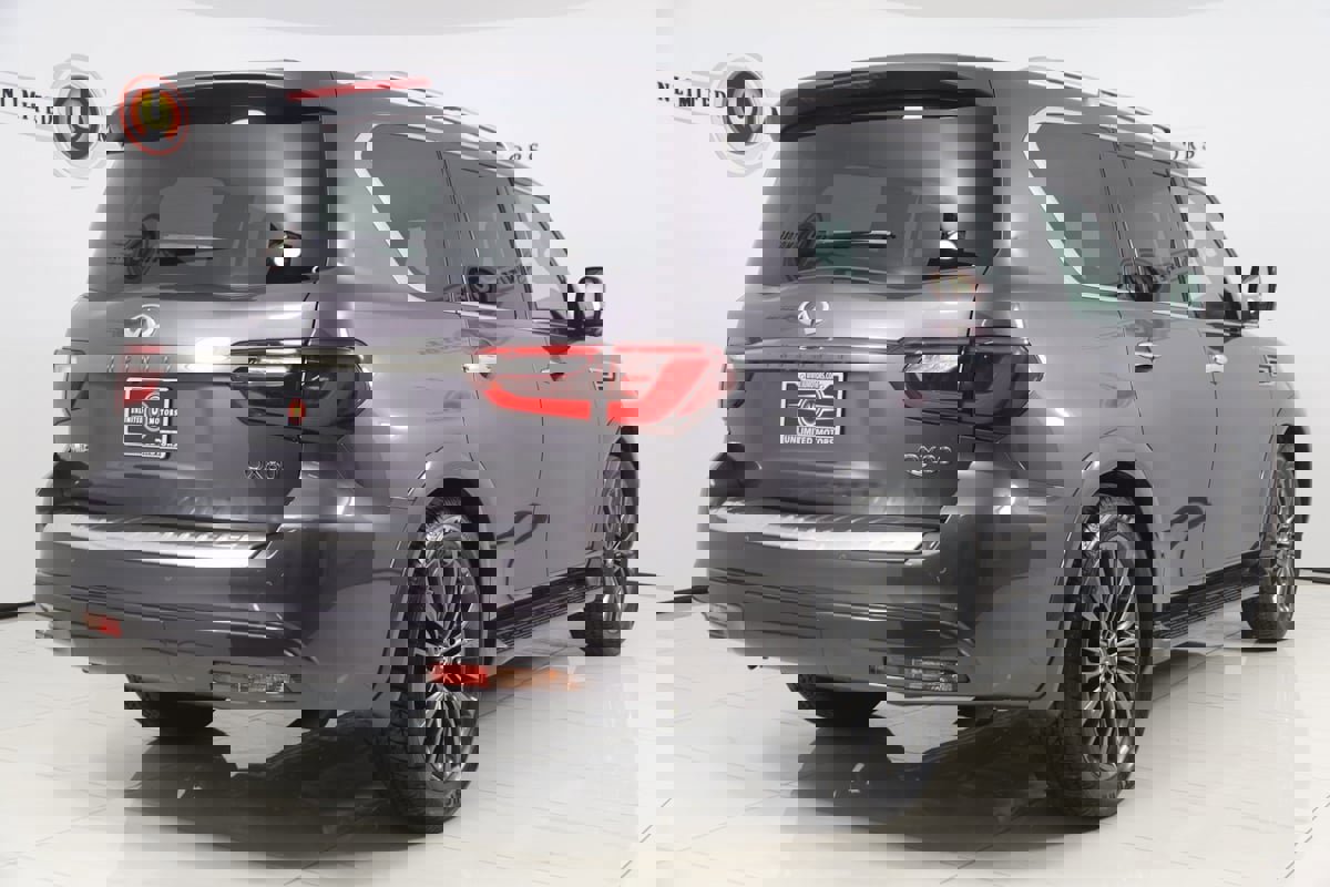 Used 2023 INFINITI QX80 Premium Select w/ All-Season Package image 3
