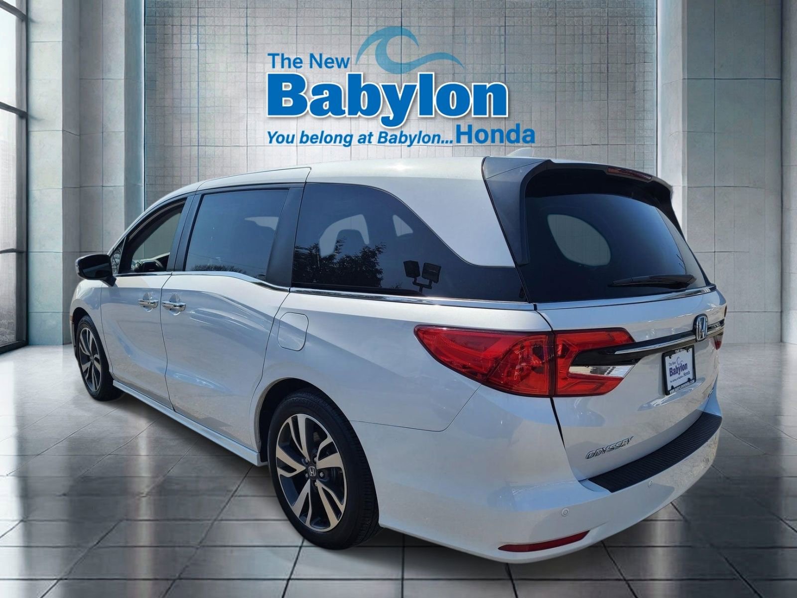 Used 2023 Honda Odyssey Touring image 3