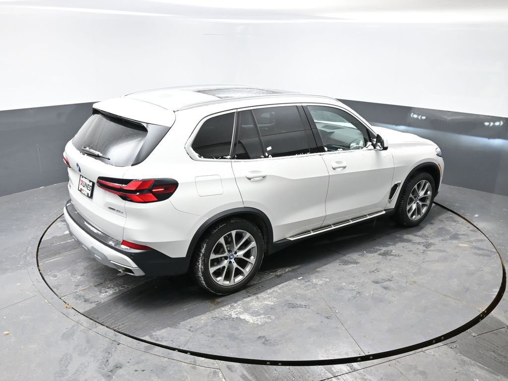 Used 2025 BMW X5 xDrive50e image 36