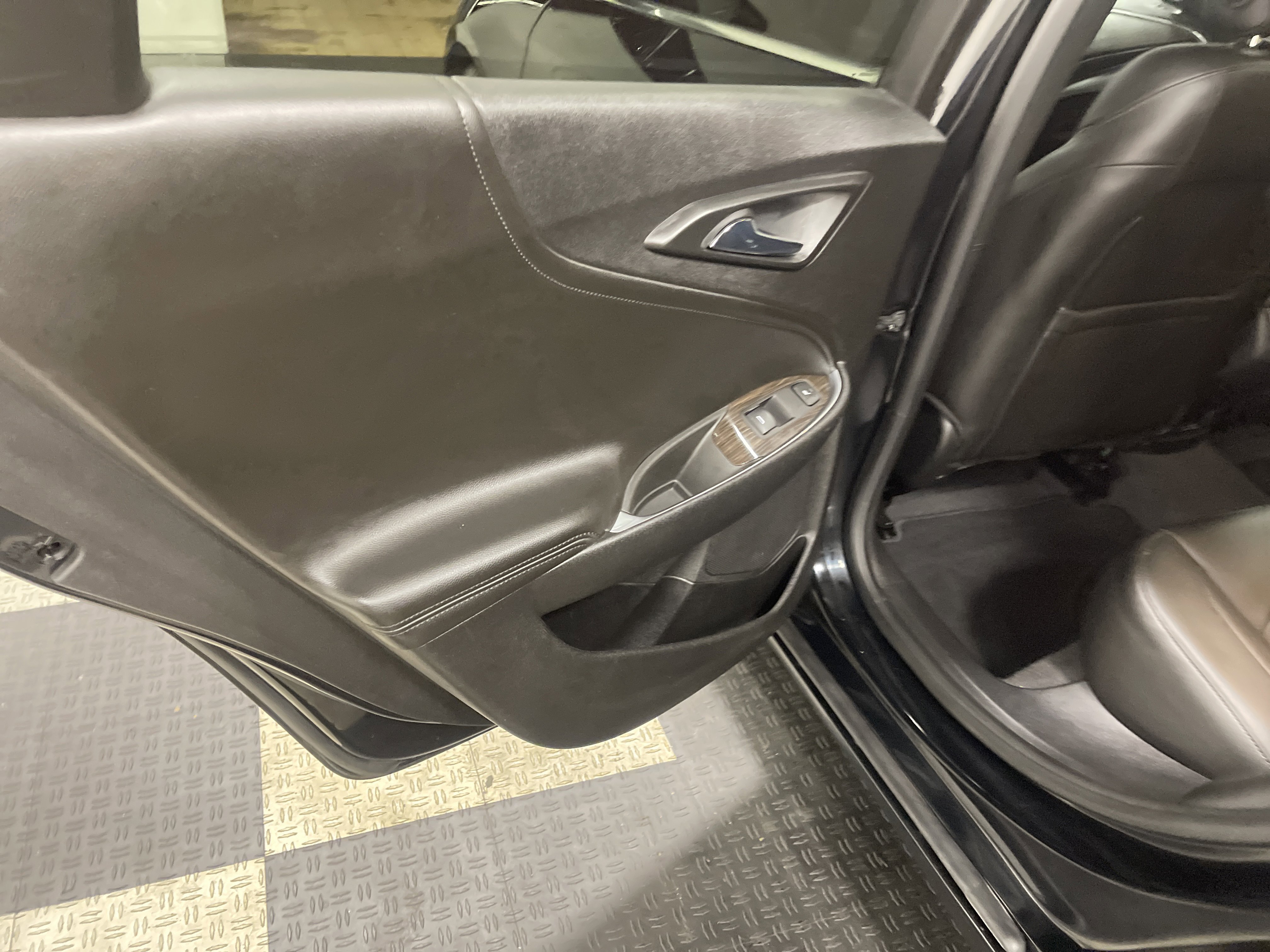 Used 2020 Chevrolet Malibu Premier FWD image 15