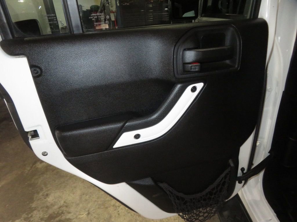 Used 2014 Jeep Wrangler Unlimited Sahara AWD/4WD image 20