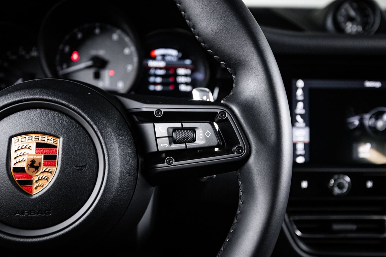 Certified 2026 Porsche Macan S AWD/4WD image 16