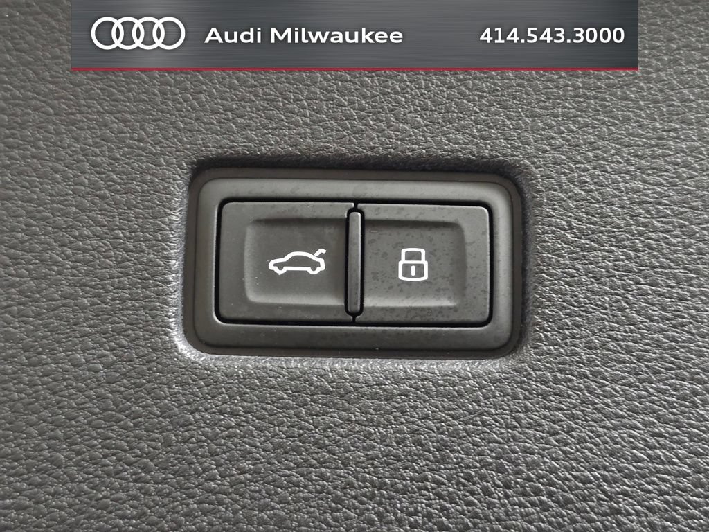 Used 2023 Audi Q8 Premium w/ Convenience Package AWD/4WD image 10