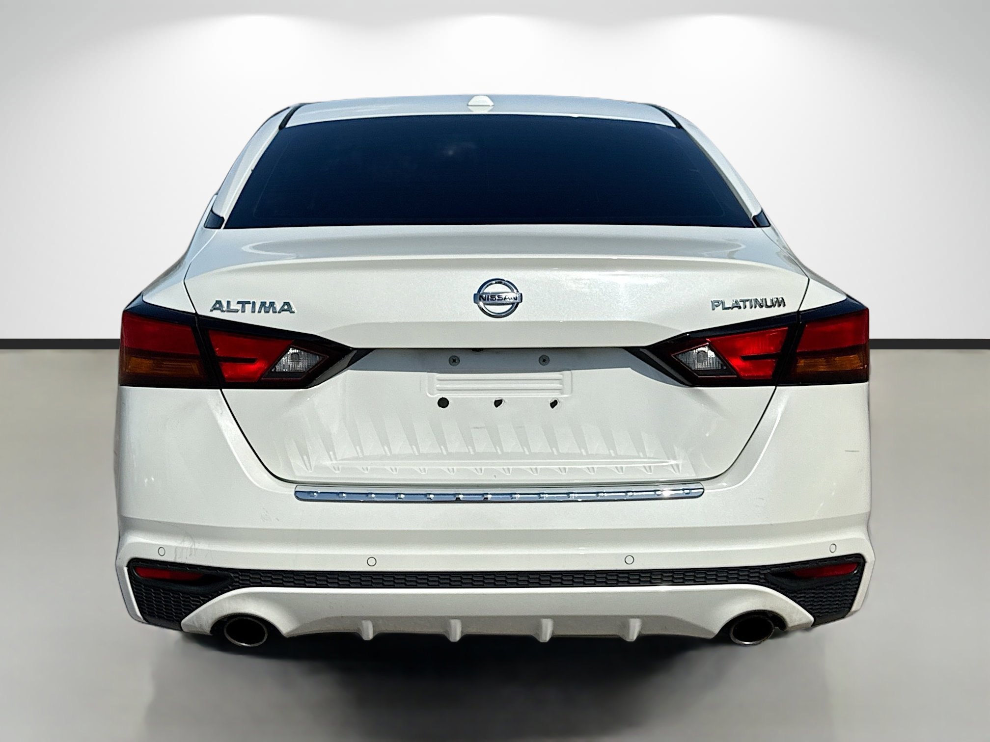 Used 2020 Nissan Altima 2.5 Platinum image 2