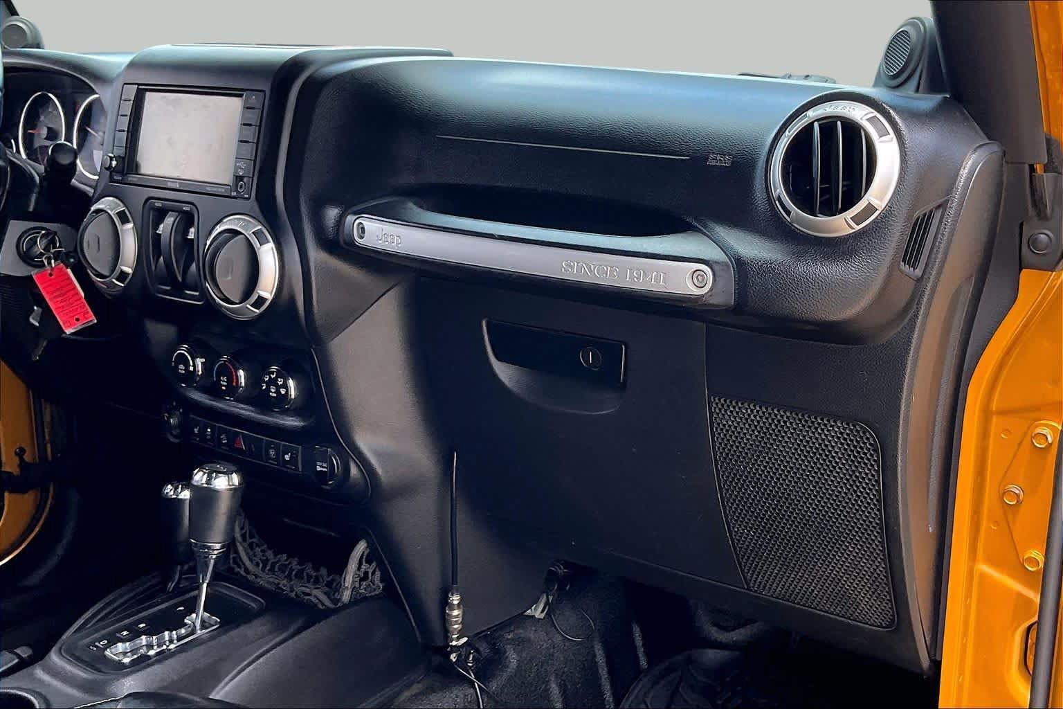 Used 2014 Jeep Wrangler Rubicon AWD/4WD image 15