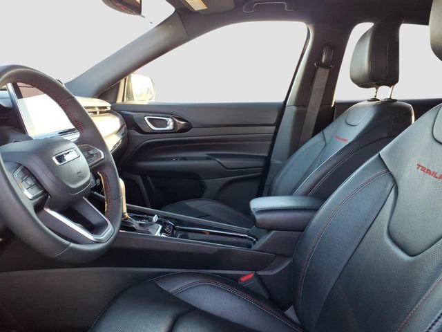 Used 2025 Jeep Compass Trailhawk w/ Trailhawk Elite Group image 8