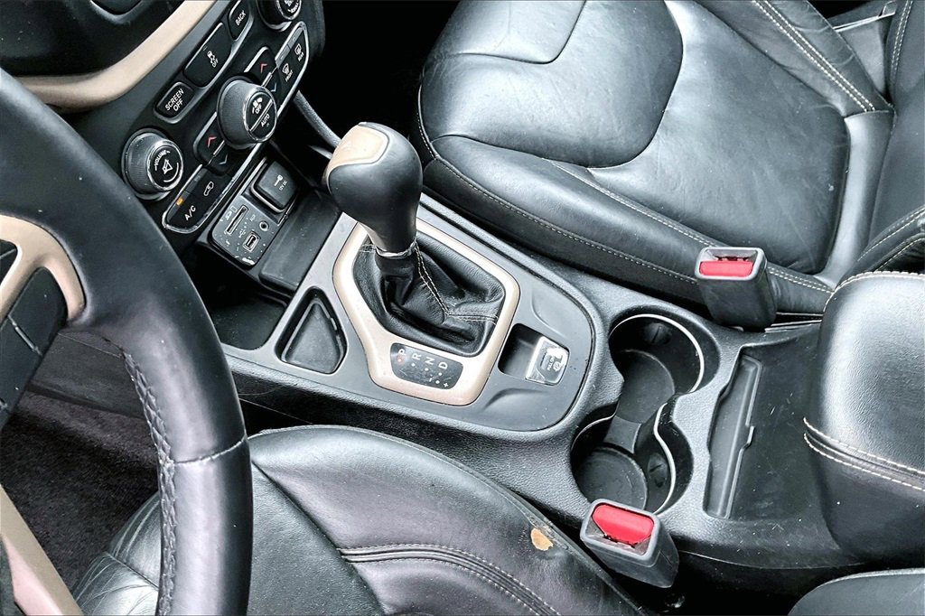 Used 2018 Jeep Cherokee Limited image 17