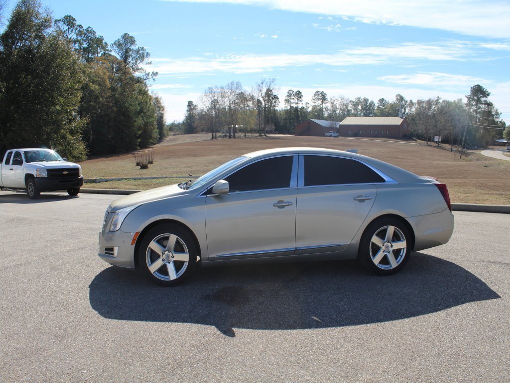 Used 2015 Cadillac XTS Luxury w/ Driver Awareness Package image 1