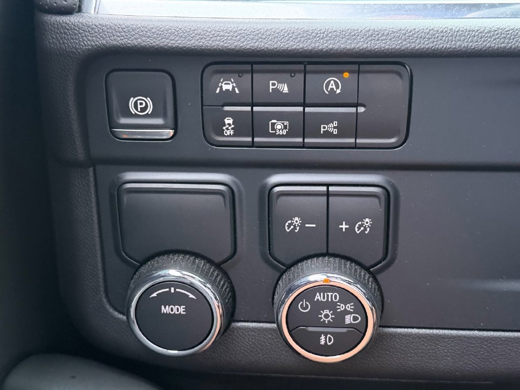 Used 2025 Chevrolet Tahoe Premier RWD image 31