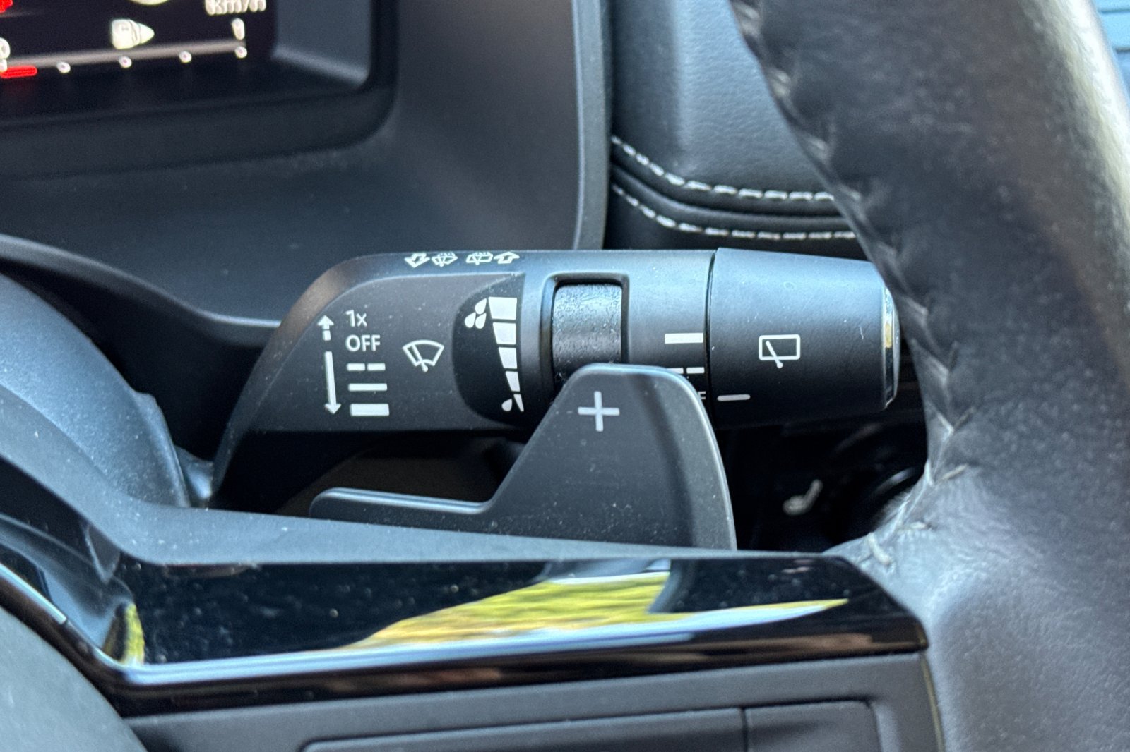 Used 2024 Nissan Rogue SL AWD/4WD image 40