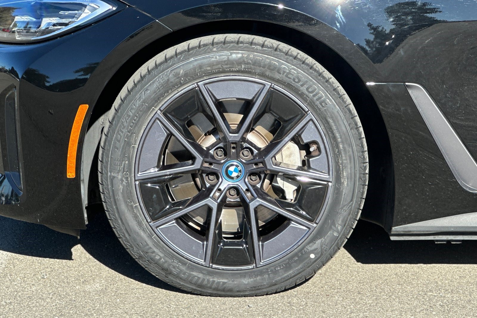 Used 2023 BMW i4 eDrive40 w/ Premium Package RWD image 37