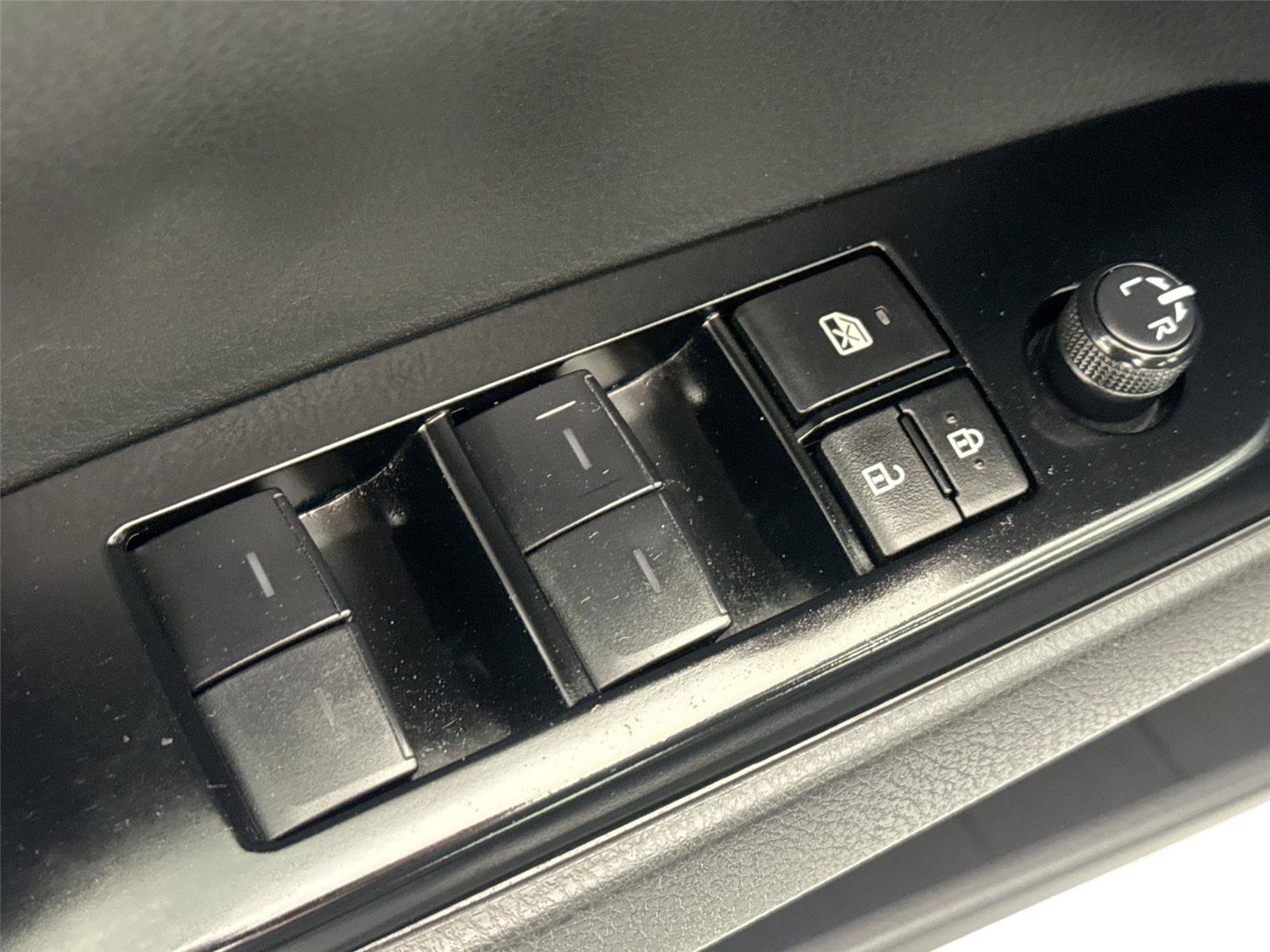 Used 2025 Toyota Camry XLE image 31