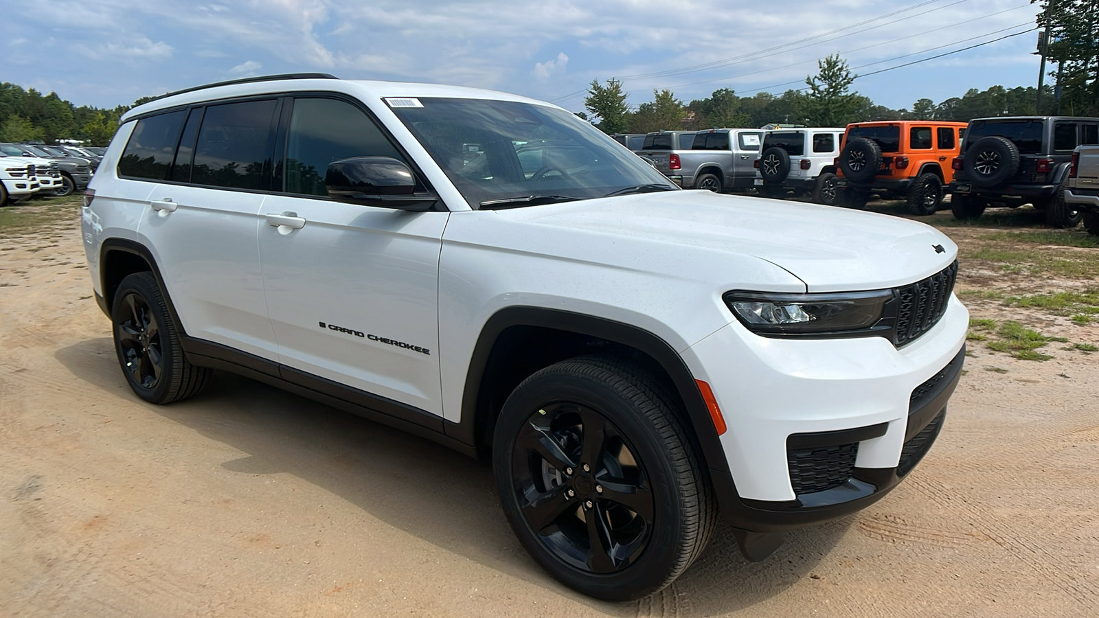 New 2025 Jeep Grand Cherokee L Altitude image 5