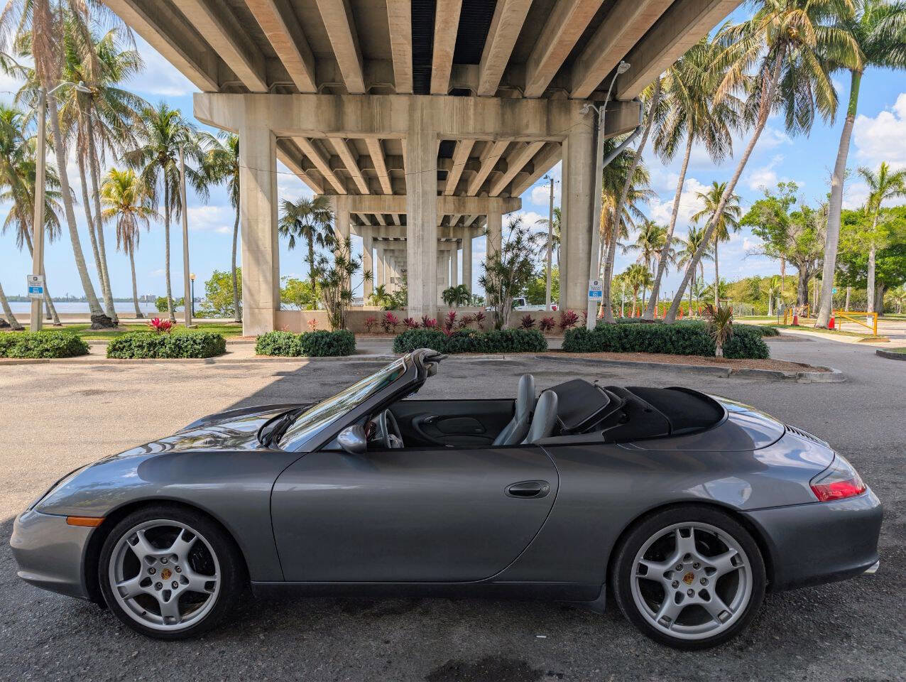 Used 2004 Porsche 911 Carrera image 9