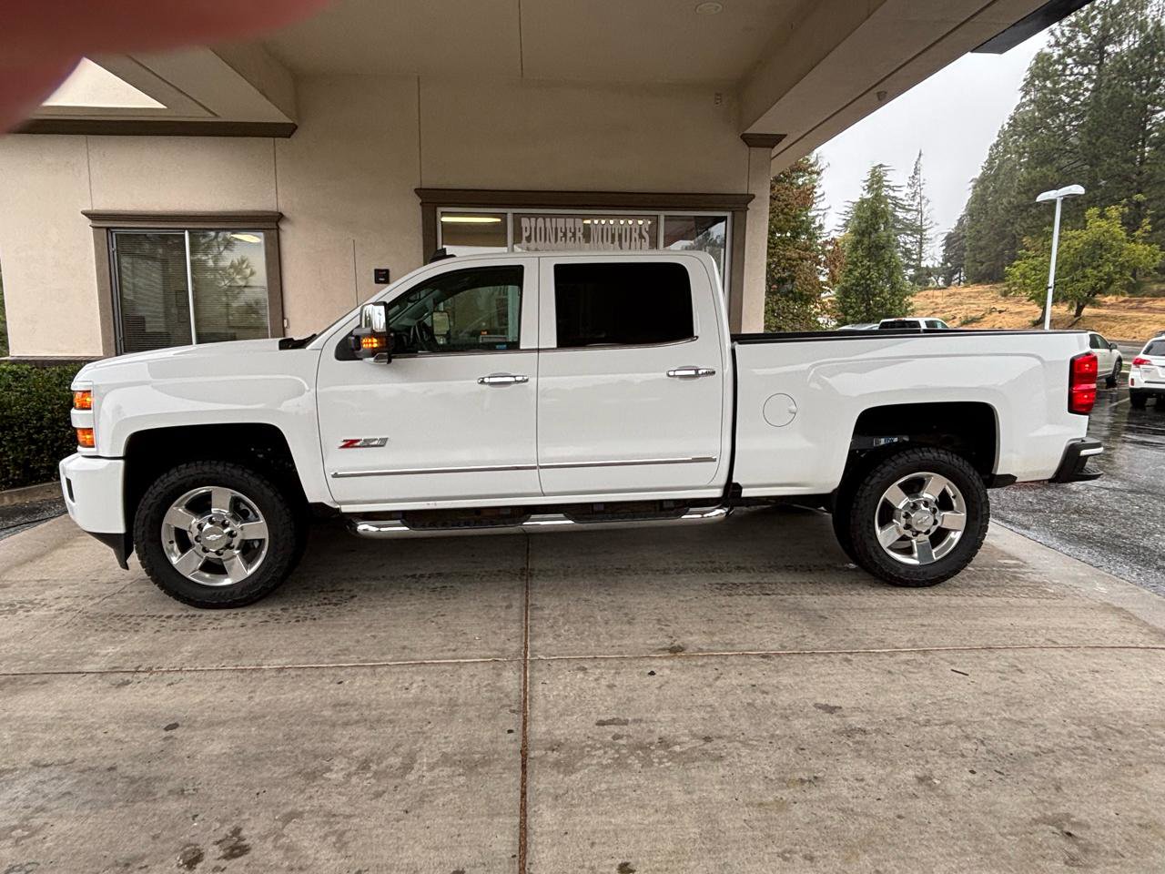 Used 2016 Chevrolet Silverado 2500 LTZ w/ Custom Sport Edition AWD/4WD image 5