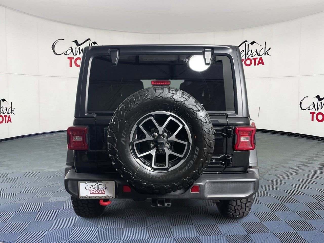 Used 2025 Jeep Wrangler Unlimited Rubicon image 6