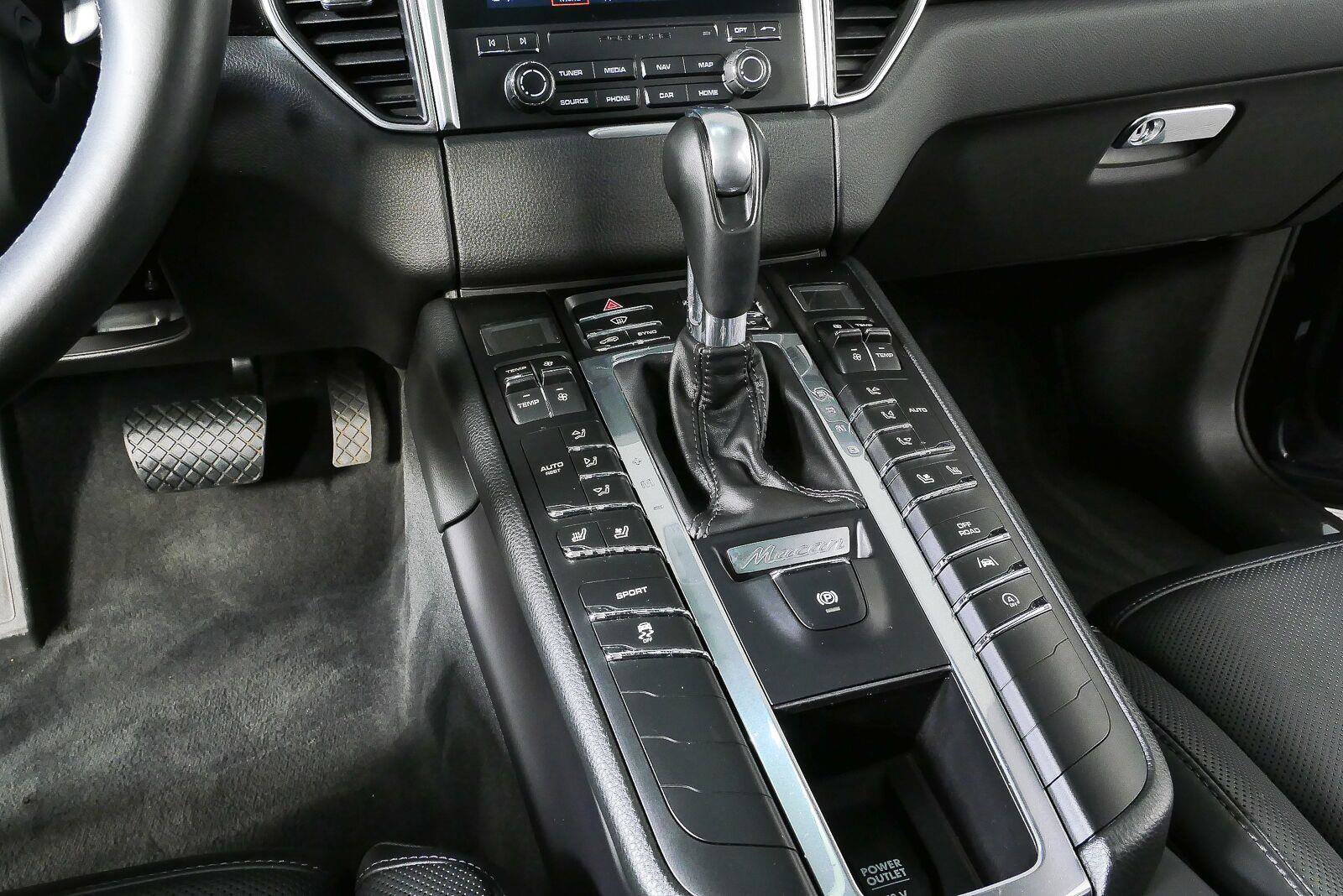 Used 2018 Porsche Macan S AWD/4WD image 17