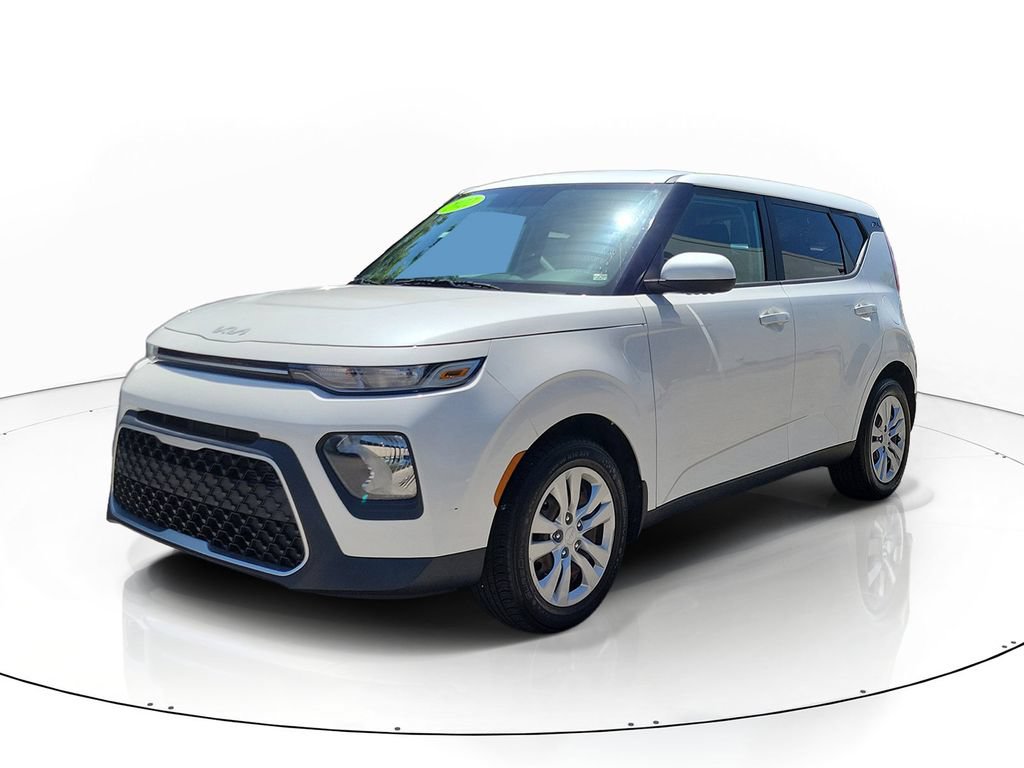 Certified 2022 Kia Soul LX FWD image 5