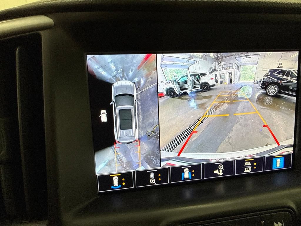 Used 2023 GMC Terrain AT4 w/ Tech Package AWD/4WD image 33