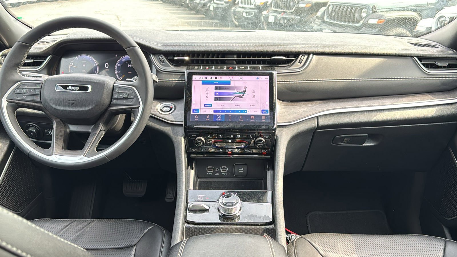 Certified 2025 Jeep Grand Cherokee L Limited w/ Luxury Tech Group II AWD/4WD image 19