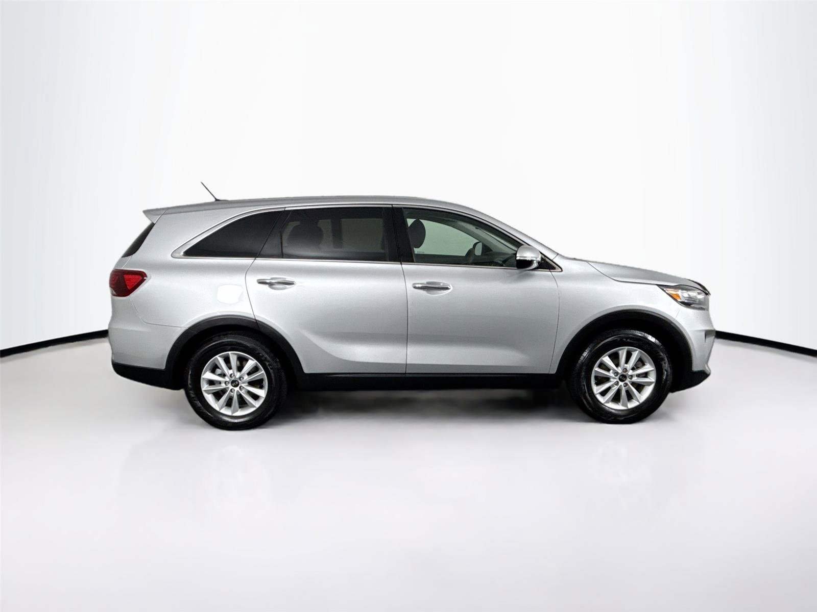 Used 2019 Kia Sorento L image 5