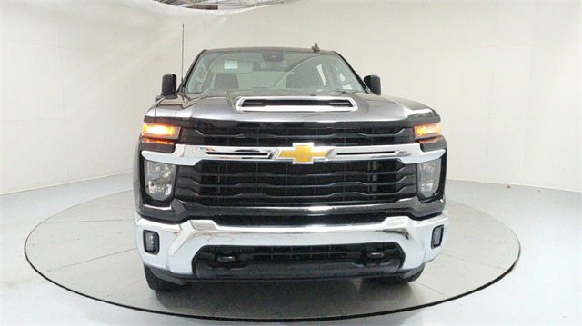 Used 2024 Chevrolet Silverado 2500 LT w/ Convenience Package image 8