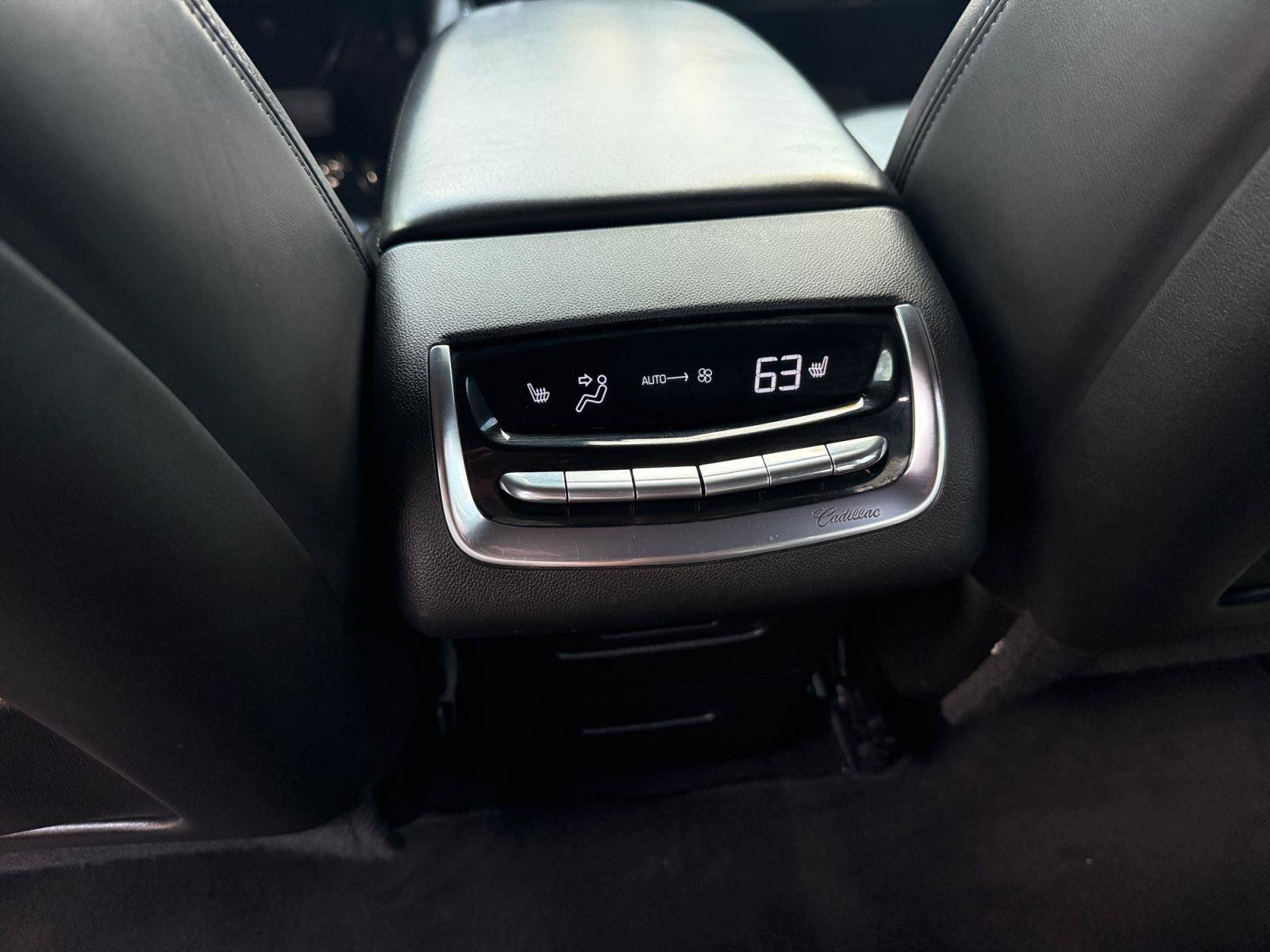 Used 2023 Cadillac XT6 Premium Luxury w/ Platinum Package AWD/4WD image 20