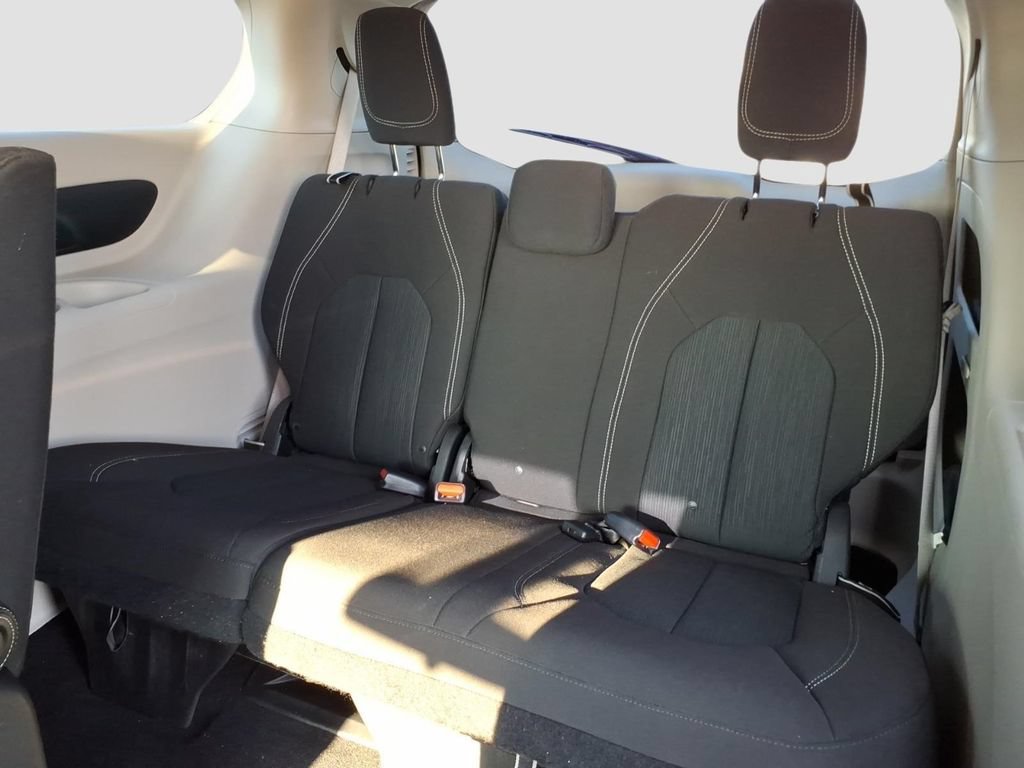 Used 2020 Chrysler Voyager LX w/ Cold Weather Group FWD image 16