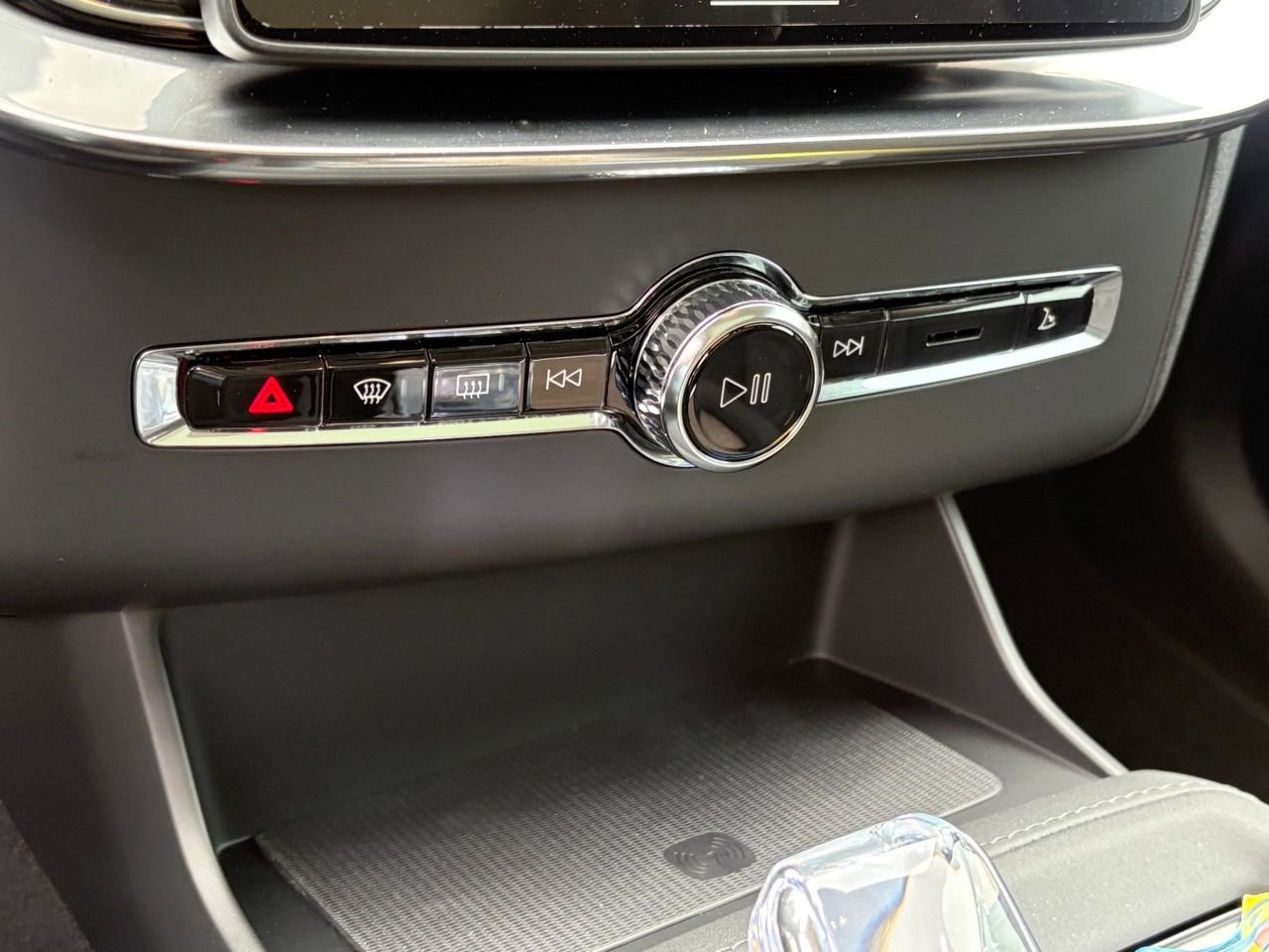 New 2026 Volvo XC90 B6 Core w/ Protection Package Premier image 15