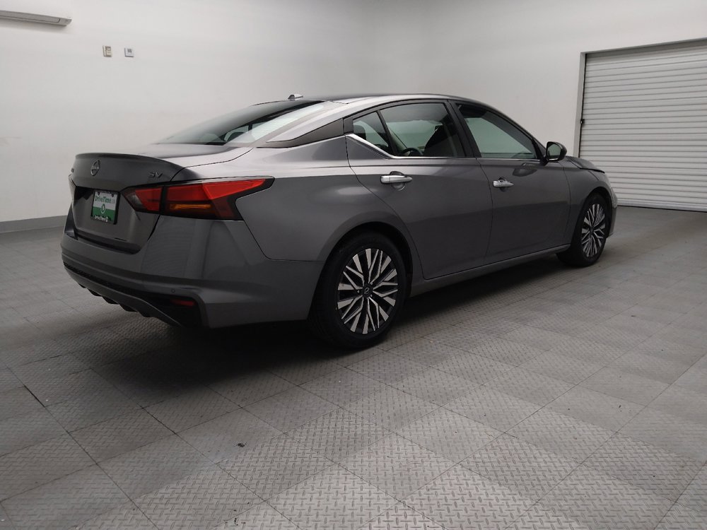 Used 2024 Nissan Altima 2.5 SV image 9
