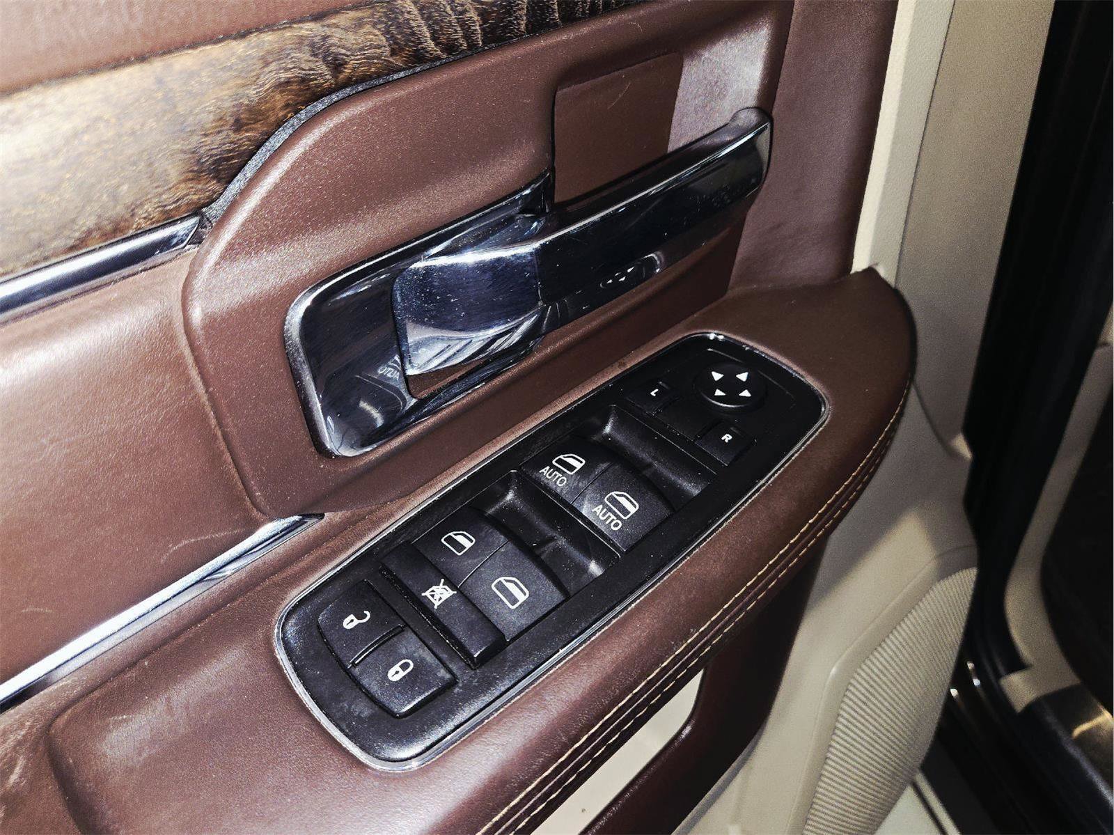 Used 2014 RAM 1500 Laramie Longhorn w/ Convenience Group AWD/4WD image 11
