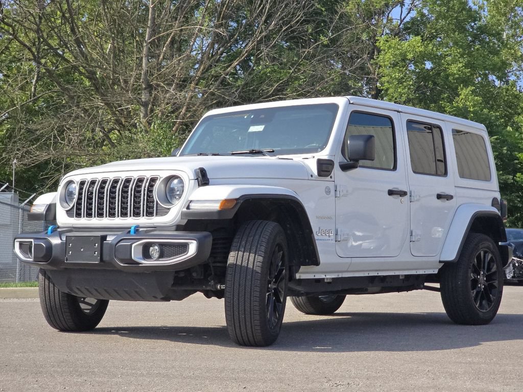 Used 2024 Jeep Wrangler Unlimited Sahara AWD/4WD image 12